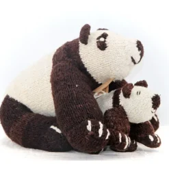 Peluche bébé panda laine fait main équitable