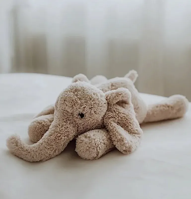 Peluche bruit blanc George l’éléphant beige
