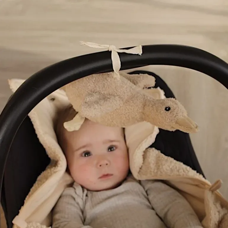 Peluche bruit blanc Liva l’oie beige - modèle nomade à suspendre