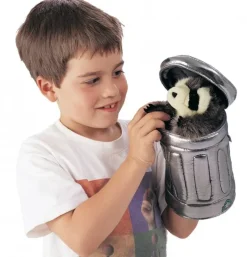 Peluche marionnette raton laveur dans une poubelle