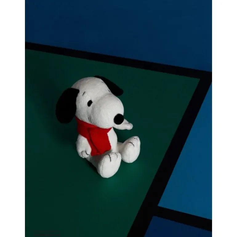 Peluche Snoopy avec écharpe - 17 cm